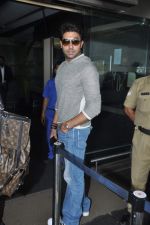 Abhishek Bachchan snapped at international airport in Mumbai on 1st Sept 2013 (26).JPG